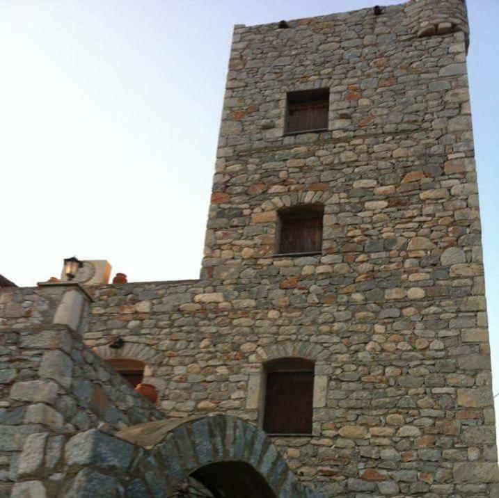 Charouda Stone Tower Apartment Pírgos Dhiroú Bagian luar foto