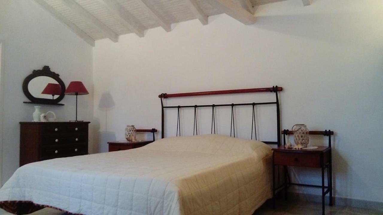 Charouda Stone Tower Apartment Pírgos Dhiroú Bagian luar foto