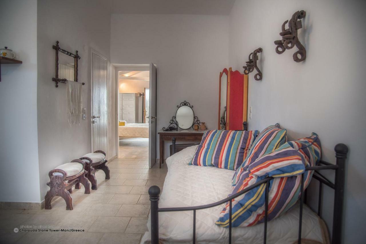 Charouda Stone Tower Apartment Pírgos Dhiroú Bagian luar foto