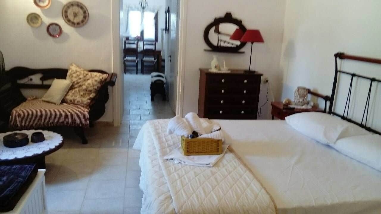 Charouda Stone Tower Apartment Pírgos Dhiroú Bagian luar foto